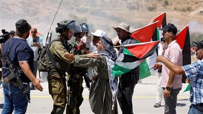 الجيش الإسرائيلي يقتل فلسطينيًا بعد هروبه من القيود 