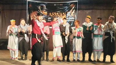 ليلة فنية تجمع فلكلور الأنفوشي ورقصات الهند والدبكة الفلسطينية بمهرجان أسوان