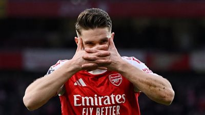 آرسنال يضرب سندرلاند بثلاثية ويواصل التحليق في صدارة البريميرليج