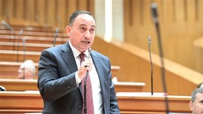 وكيل لجنة الشكاوي يقدم اقتراحا برغبة لتخصيص أماكن للباعة الجائلين 