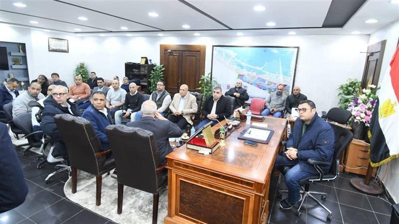 وزير الإسكان يتابع