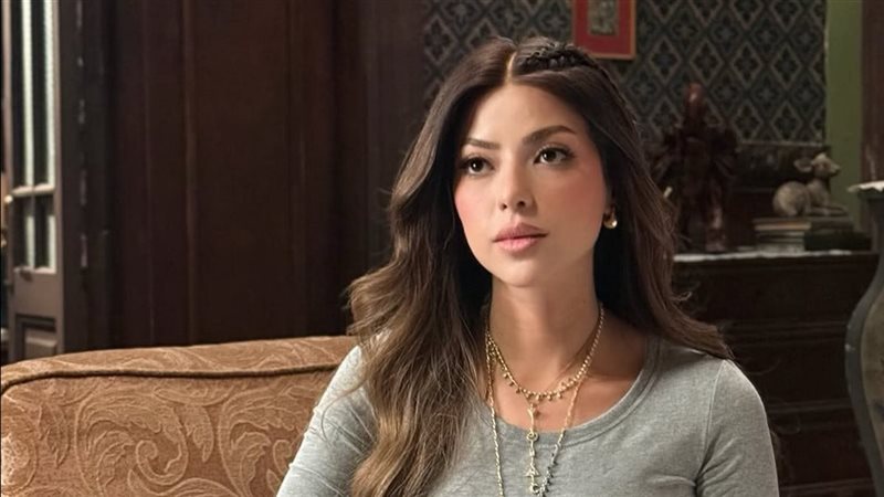 الفنانة ميرنا جميل