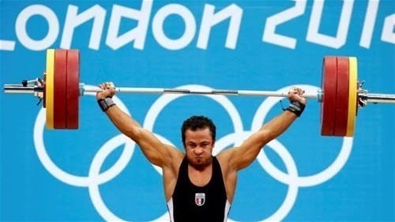 طارق يحيى بطل رفع