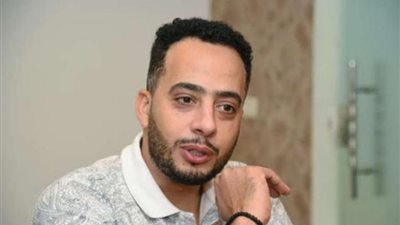 وعكة صحية مفاجئة لوالد عصام السقا والفنان يطلب الدعاء