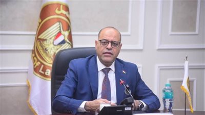 العمل: التفتيش على 1570 منشأة يعمل بها 31,834 عاملا خلال أسبوع