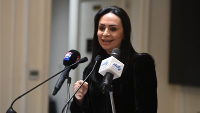 وزيرة التضامن تقترح النص على غرامة لحماية الأطفال من مخاطر وسائل التواصل 