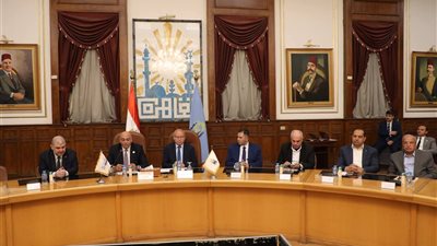 محافظ القاهرة يوقع اتفاقًا تكميليًا لتطوير الزاوية الحمراء 