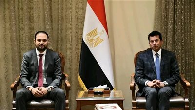وزير الشباب يناقش خطة تشغيل المدرسة الدولية الرياضية