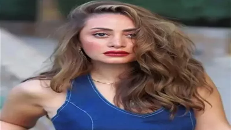 الفنانة منة تيسير
