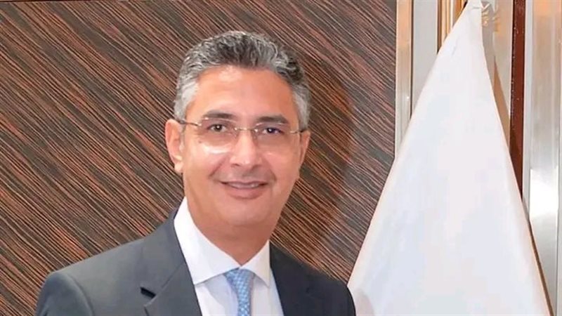 الدكتور شريف فاروق