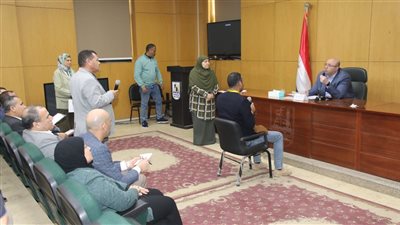  في اللقاء المفتوح.. محافظ بني سويف يستمع لمطالب المواطنين في الملفات المختلفة