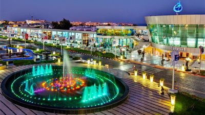 محافظ جنوب سيناء يبحث مقترح إنشاء ممشى سياحي جديد بشرم الشيخ 