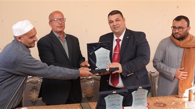 معهد فتيات جريس يكرم الصحفي 