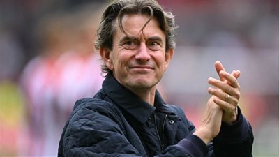 رسميا .. توتنهام يعلن إقالة مدربه توماس فرانك بسبب سوء النتائج