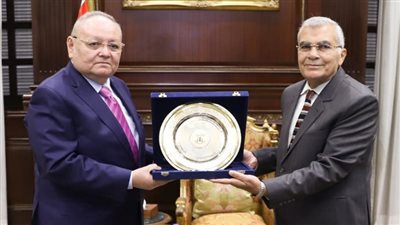 رئيس مجلس الدولة يهنئ رئيس مجلس الشيوخ الجديد