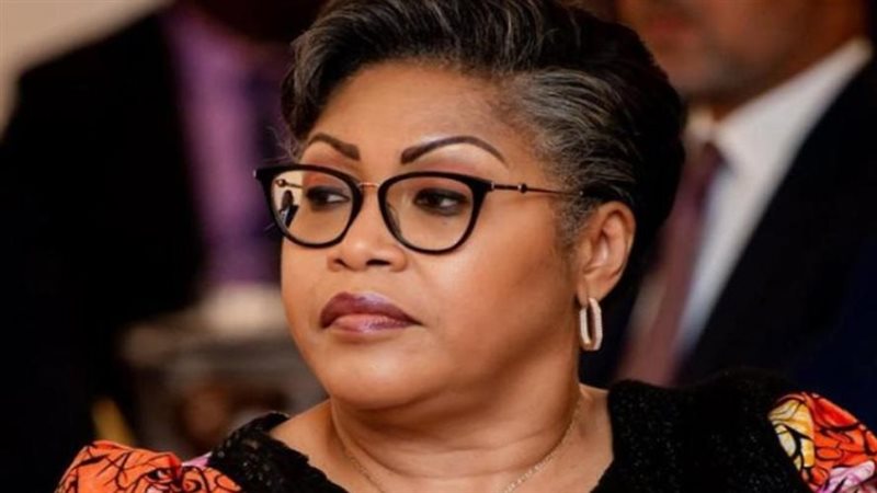 رئيسة وزراء جمهورية