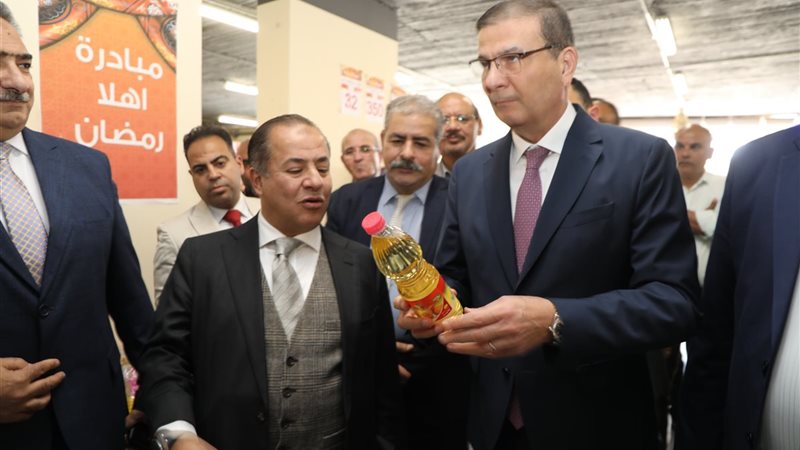 وزير الزراعة خلال