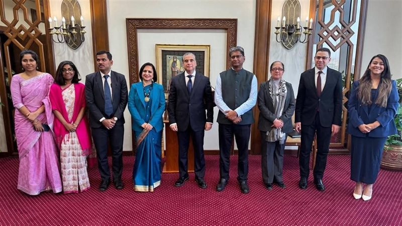 عقب الاجتماع