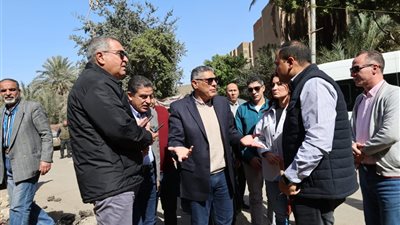 محافظ الجيزة يتفقد أعمال تطوير ورصف شارع ناهيا ببولاق الدكرور