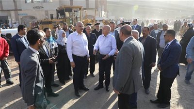 محافظا القاهرة والقليوبية يقودان حملة لرفع الإشغالات بالمنطقة الحدودية 