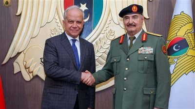 الهجرة ومكافحة الإرهاب محور لقاء حفتر ووزير الداخلية الإيطالي في بنغازي