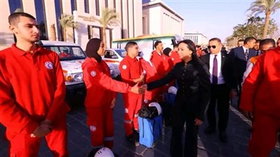 وزيرة التضامن تشهد اصطفاف فرق التدخل السريع والهلال الأحمر المصري