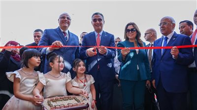 وزيرا التموين والتنمية المحلية ومحافظ القليوبية يفتتحون معرض 