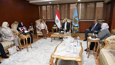 محافظ الغربية يناقش مع رئيسة القومي للطفولة والأمومة تعزيز التعاون المشترك 