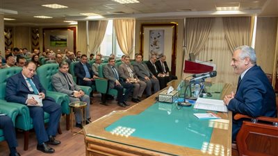 وزير الدولة للإنتاج الحربي يعقد أول لقاء مع العاملين