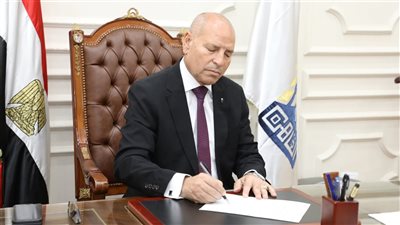 محافظ القاهرة يقرر مد ساعات العمل بنفقي الأزهر خلال شهر رمضان