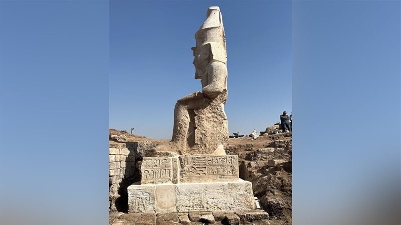 تمثال الملك رمسيس