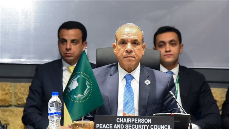 بدر خلال الجلسة