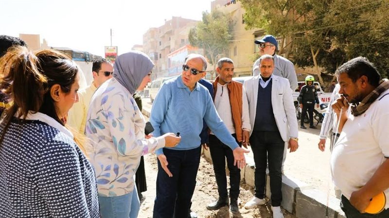 محافظ المنيا خلال