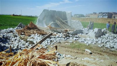 إزالة 45 حالة تعد واسترداد 3328 مترًا من المباني المخالفة بأسيوط