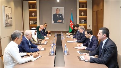 وزير خارجية أذربيجان يستقبل رئيس البرلمان العربي في العاصمة باكو