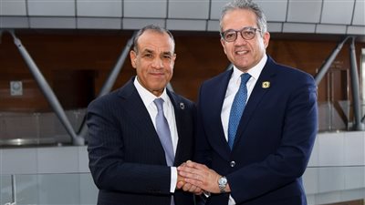 وزير الخارجية يلتقي  الدكتور خالد العنانى مدير عام منظمة اليونسكو