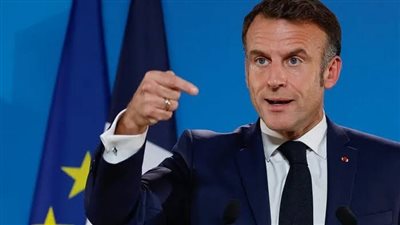 ماكرون يعلن قراره إنشاء قناة اتصال مباشرة مع روسيا