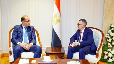 وزيرا التخطيط والمالية يبحثان سبل التنسيق بشأن الإعداد للخطة الاستثمارية