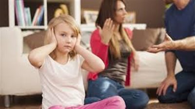 ٣ أشكال للعنف ضد الطفل تؤثر على حياته ونفسيته.. احميه منهم