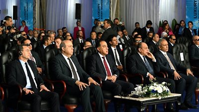 مدبولي: خطة متكاملة لتطوير المطارات المصرية.. والوصول إلى 30 مليون سائح