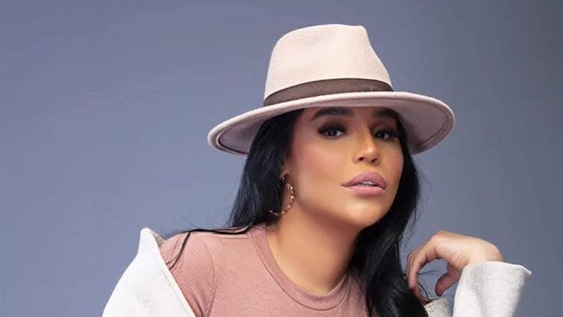 المطربة امنية 