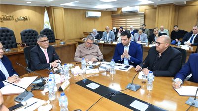 محافظ الجيزة يعقد لقاءً مع أعضاء مجلسي النواب والشيوخ 