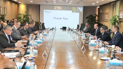 هيئة البترول وفالكو إنرجى تتفقان على المزيد من الاستثمار فى نموذج تعاونهما 