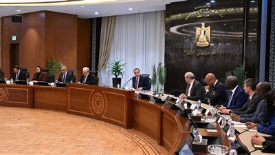 مدبولي يبحث مع مؤسسة التمويل الدولية تشغيل مطارات مصر أمام القطاع الخاص