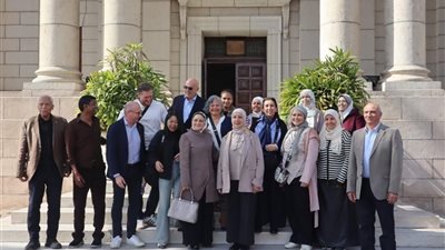  قصر العيني يستقبل وفدًا دوليًا من سانوفي لتعزيز التعاون في مجال السلامة