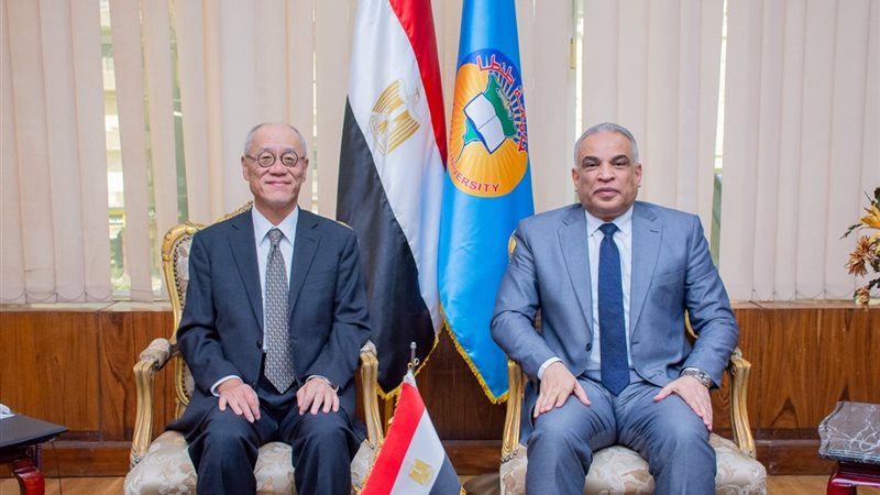 رئيس جامعة طنطا خلال