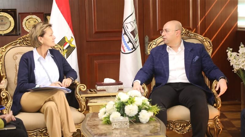  محافظ بني سويف يلتقى