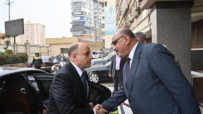 بعد أدائه اليمين الدستورية.. محافظ الغربية يصل ديوان المحافظة لبدء مهام عمله