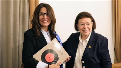 وزيرة الثقافة تبحث مع نظيرتها اليونانية تعزيز التعاون الثقافي المشترك  