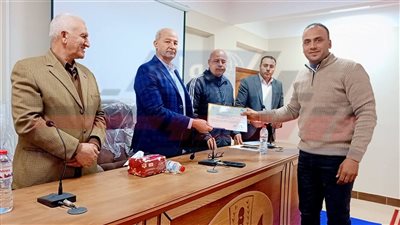 تكريم المشاركين في برنامج 